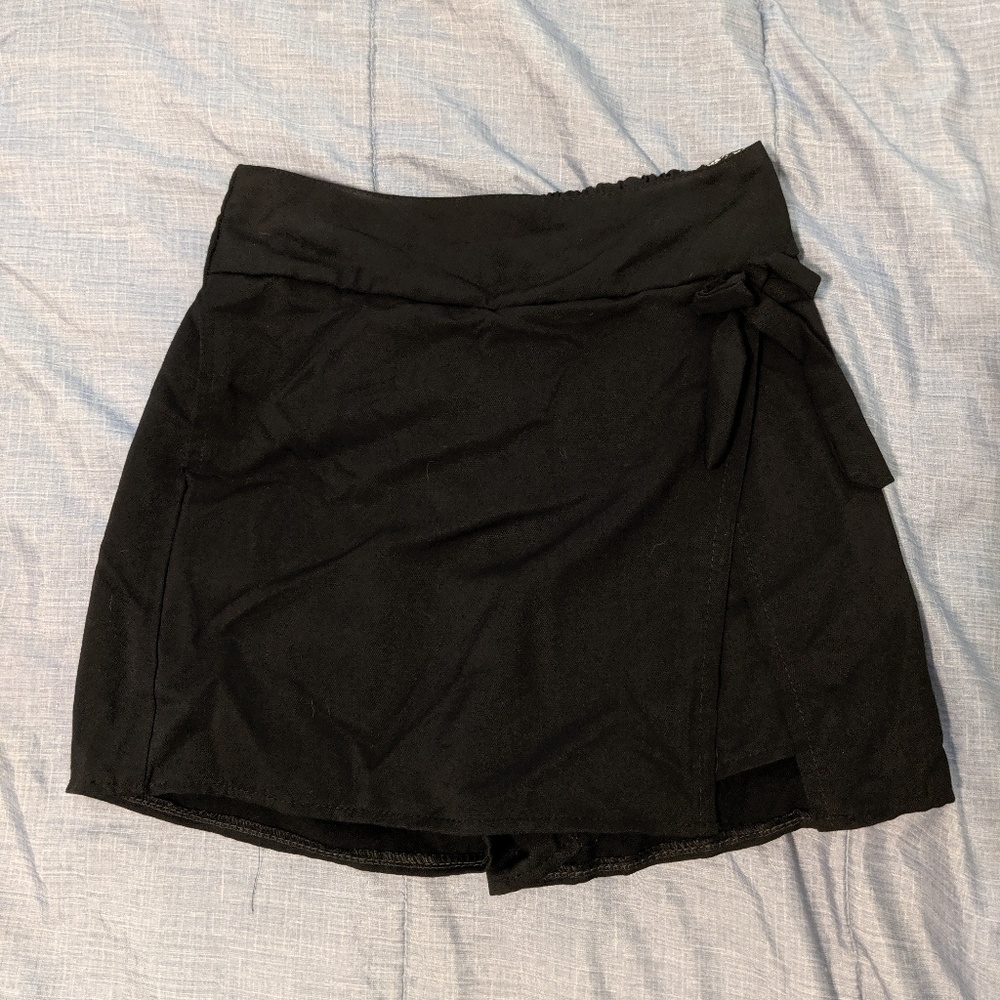 Women's black skort